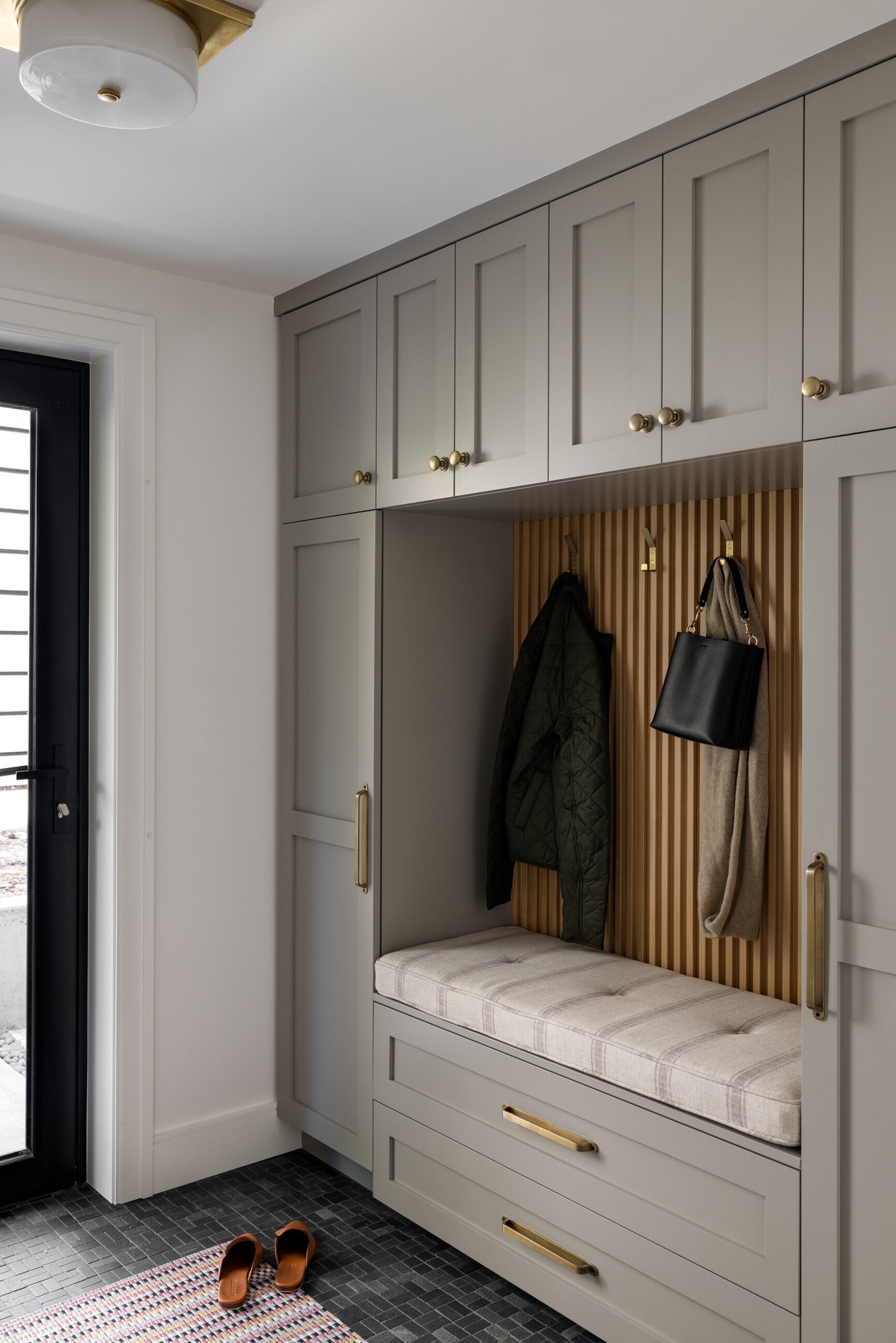 IHR.Hawthorne.Hills.Seattle.Mudroom.Remodel.Web