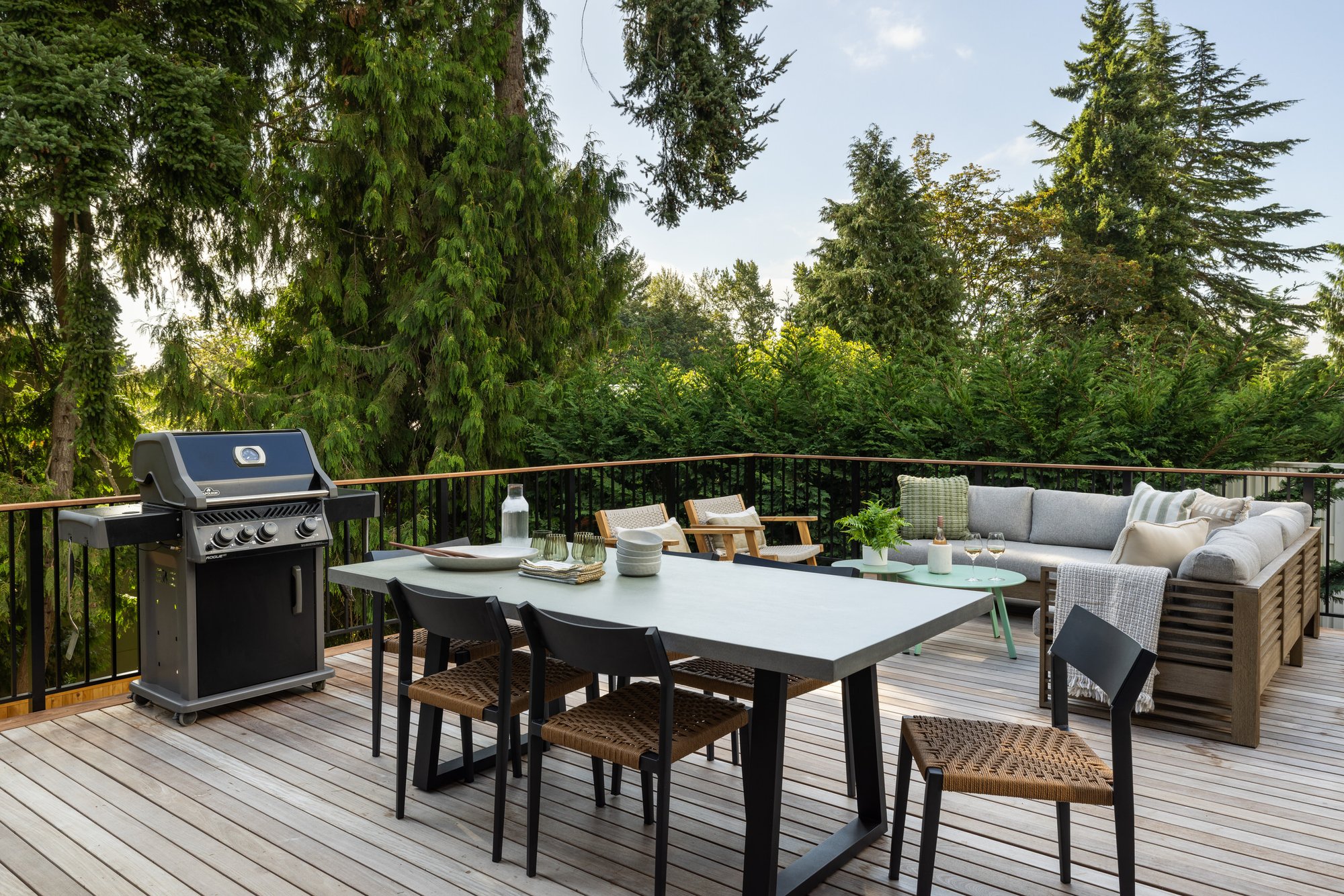 ihr-seattle-backyard-deck-remodel-hawthorne-hills-outdoor-dining-lounge