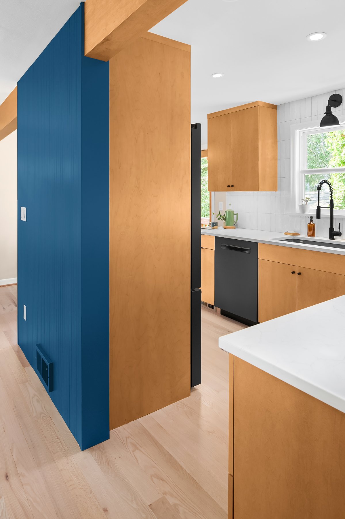 IHR.Seattle.Kitchen.Remodel.blue.wood.wall.WEB.12.2022