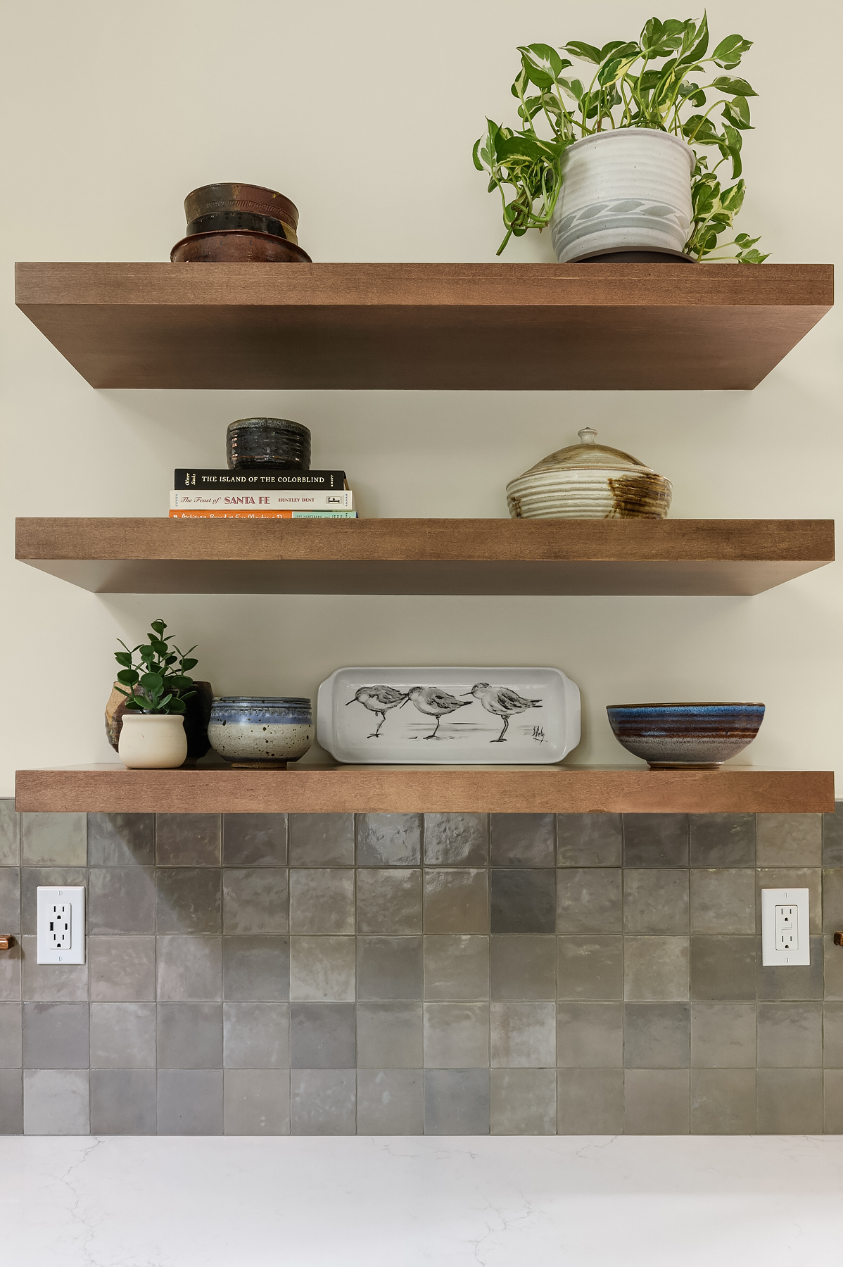 IHR.Seattle.Meadowbrook.Kitchen.Remodel.shelf.WEB.1.2022