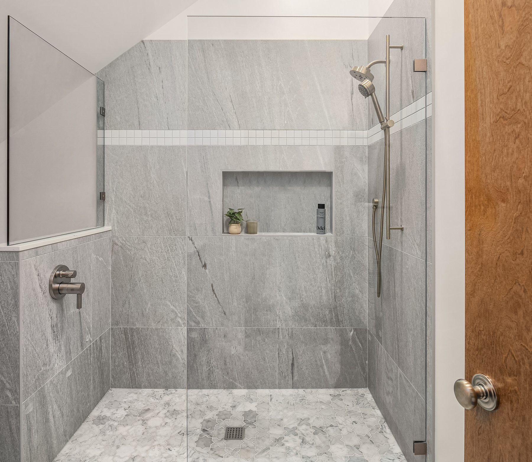 IHR.Seattle.Meadowbrook.bathroom.Remodel.WEB.25.2022