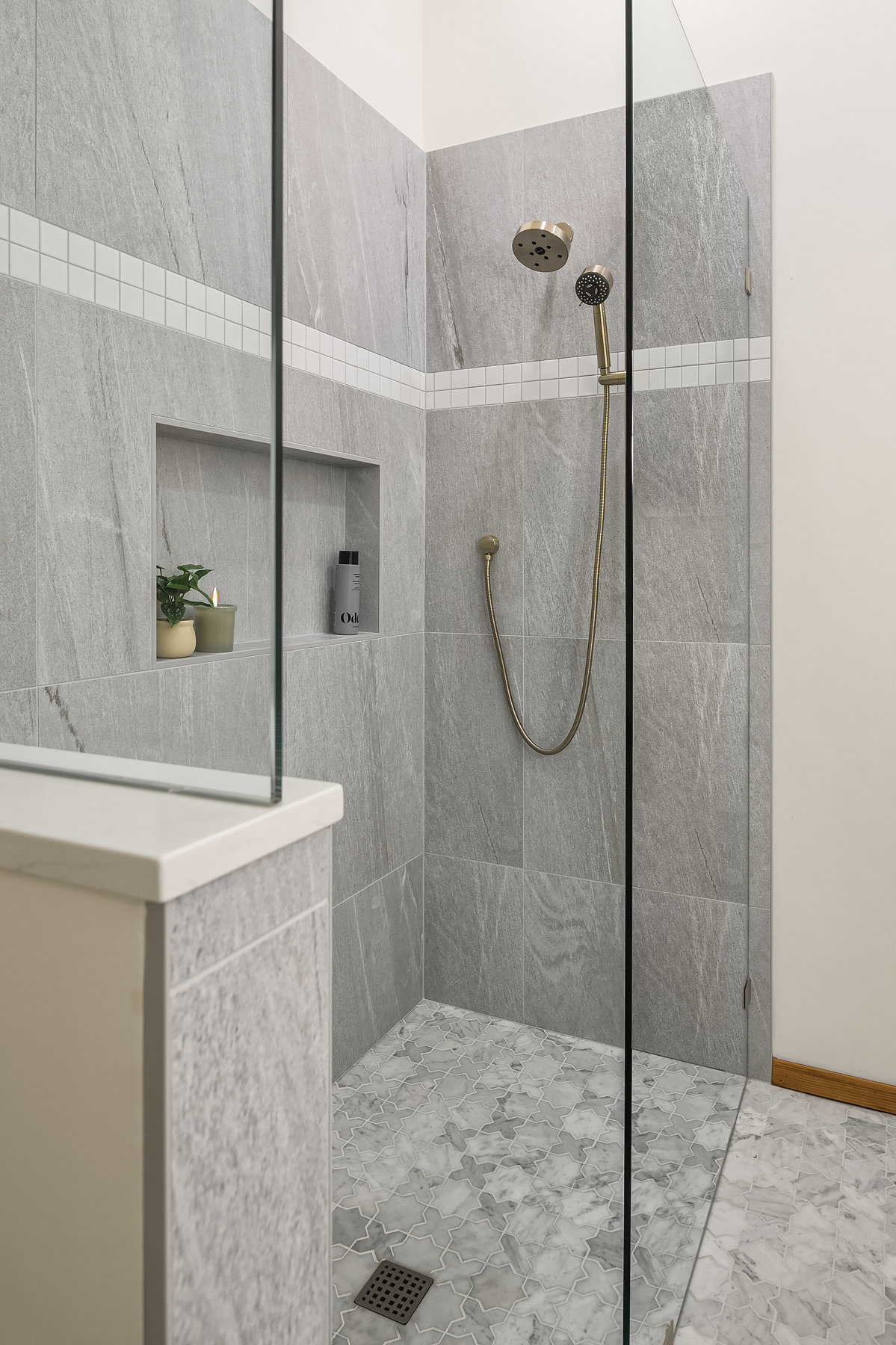 IHR.Seattle.Meadowbrook.bathroom.shower.Remodel.WEB.23.2022