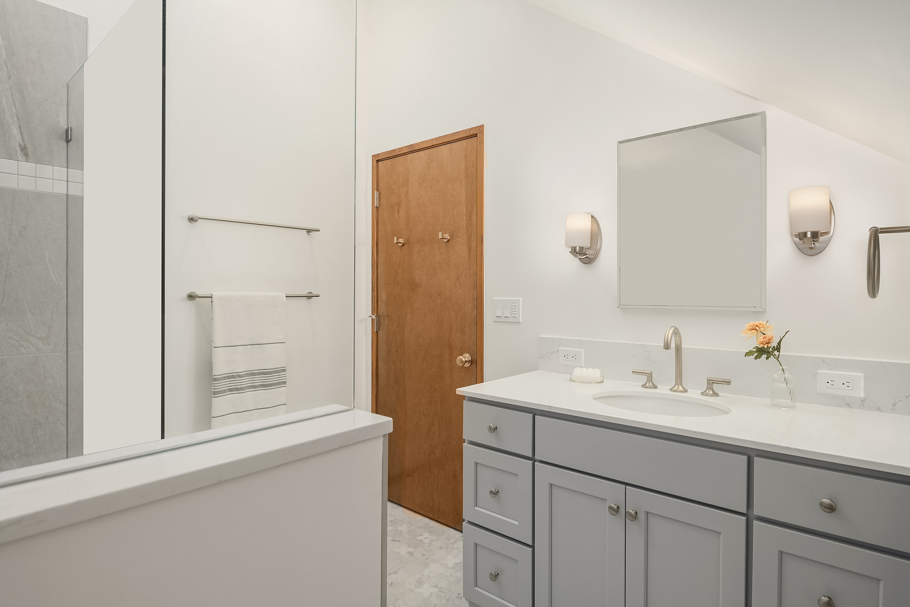 IHR.Seattle.Meadowbrook.bathroom.vanity.Remodel.WEB.26.2022